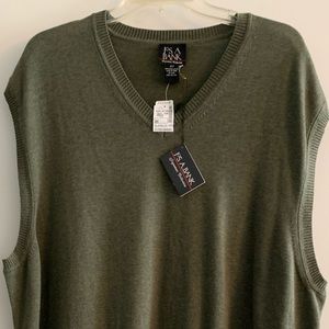 Mens 2xt sweater vest olive colored NWT